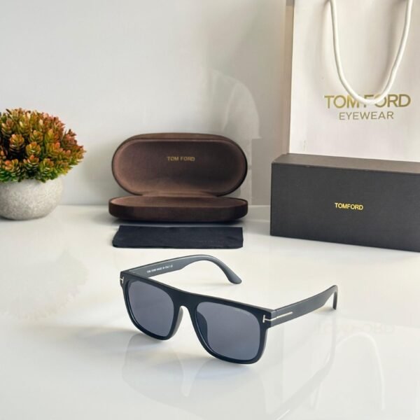 Tomford Black