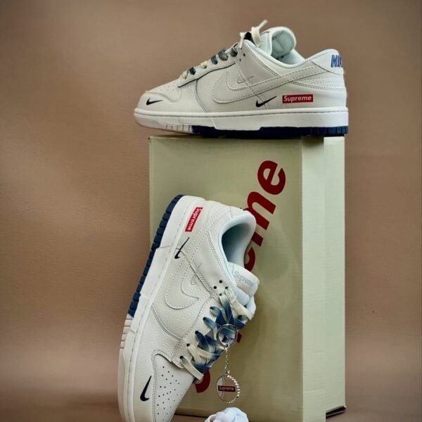 Supreme X Nike SB Dunk Low Made