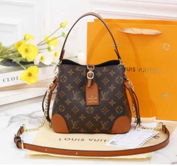 Louis Vuittion Bucket Bag With 
 Box DustBag Sling ChainBelt Bill