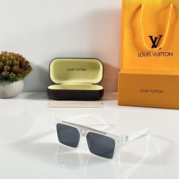 Louis_Vuitton_1984_Ice_Black