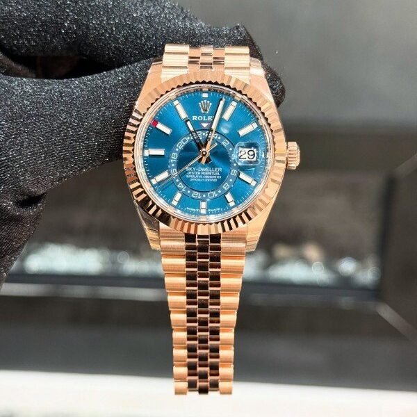 ROLEX SKY-DWELLER ROSE GOLD CHAIN BLUE DAIL