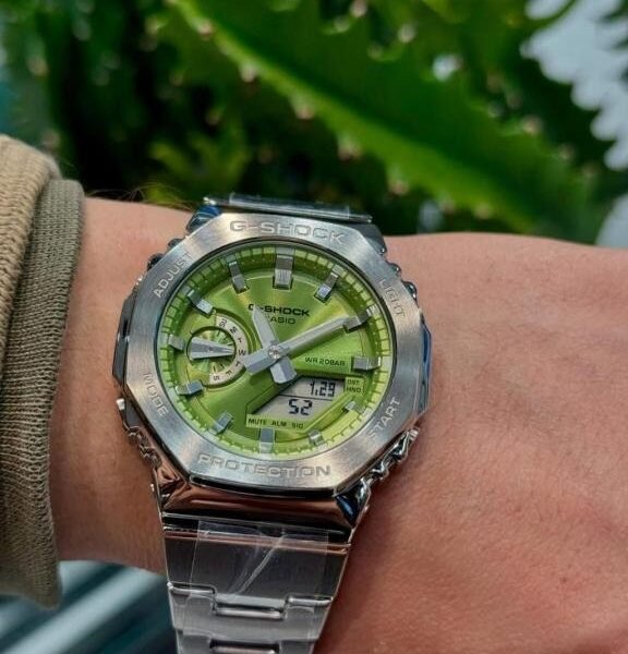CASIO G SHOCK GM2110 STAINLESS STEEL SILVER GREEN DAIL