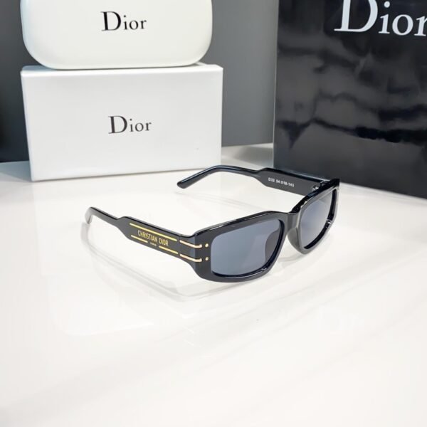 Dior D32
