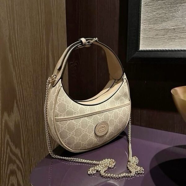 Gucci half moon hobo bagwith og box and bill