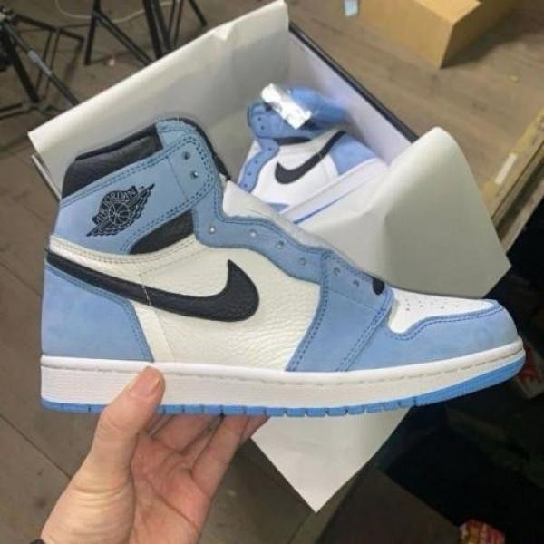 AIR JORDAN RETRO 1 HIGH UNIVERSITY BLUE