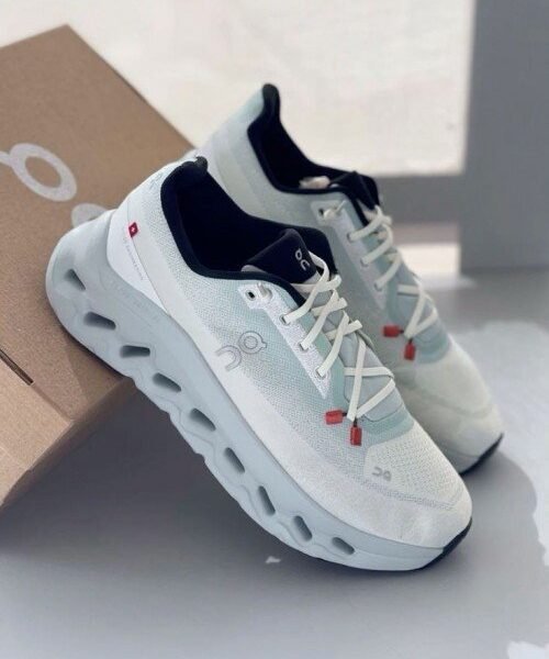 Ivory
On Cloudtilt Mineral Ivory