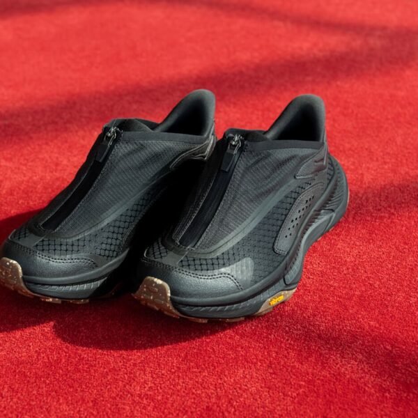 _*Hoka One One Project Transport Carbon Black (With OG Box