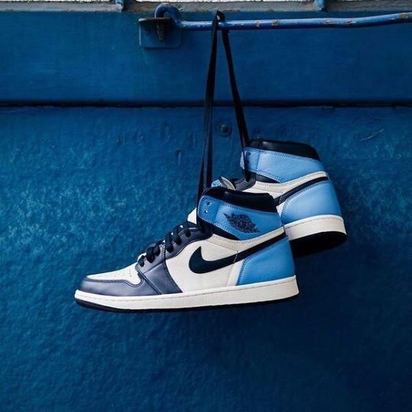 Air Jordan 1 Retro High OG Obsidian